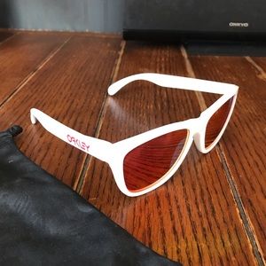 Oakley frog skins
